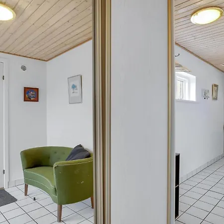 Awesome In W/ 2 Bedrooms Dannemare