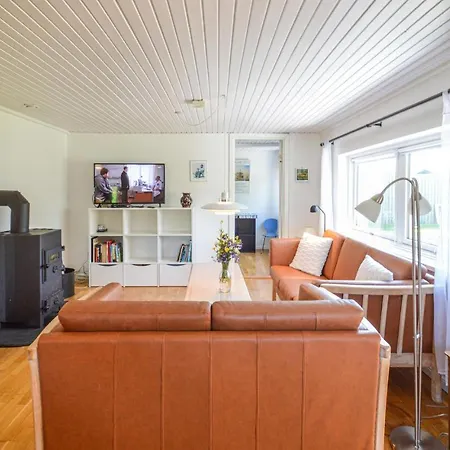 Vakantiehuis Awesome In W/ 2 Bedrooms *