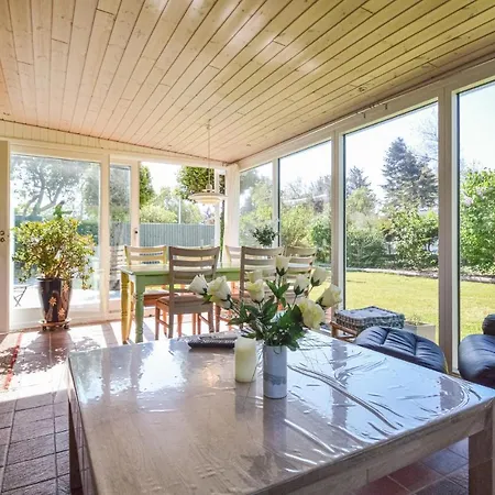 Awesome In W/ 2 Bedrooms Dannemare