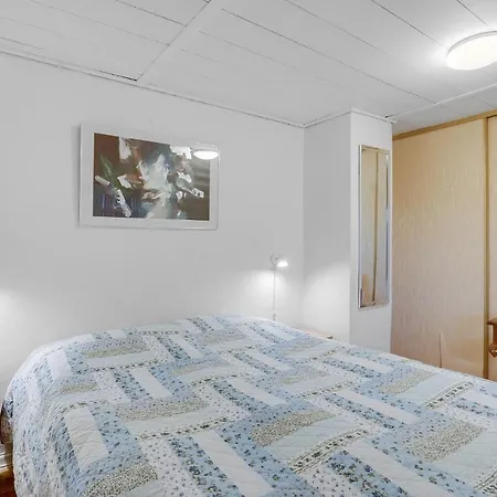 Vakantiehuis Awesome In W/ 2 Bedrooms