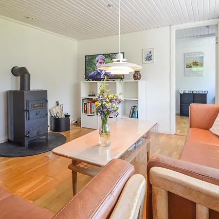 Awesome In W/ 2 Bedrooms Vakantiehuis *