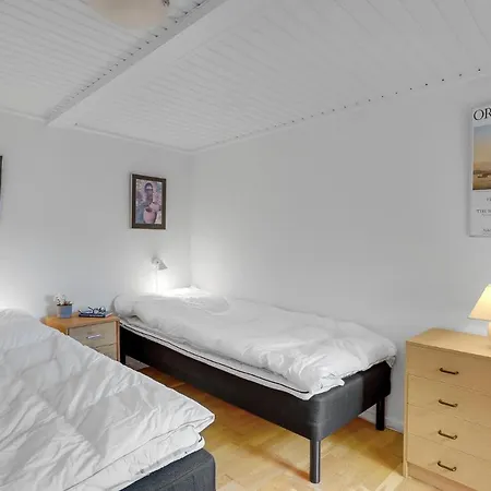 Awesome In W/ 2 Bedrooms Vakantiehuis Dannemare