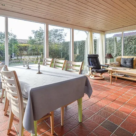 Awesome In W/ 2 Bedrooms Vakantiehuis *